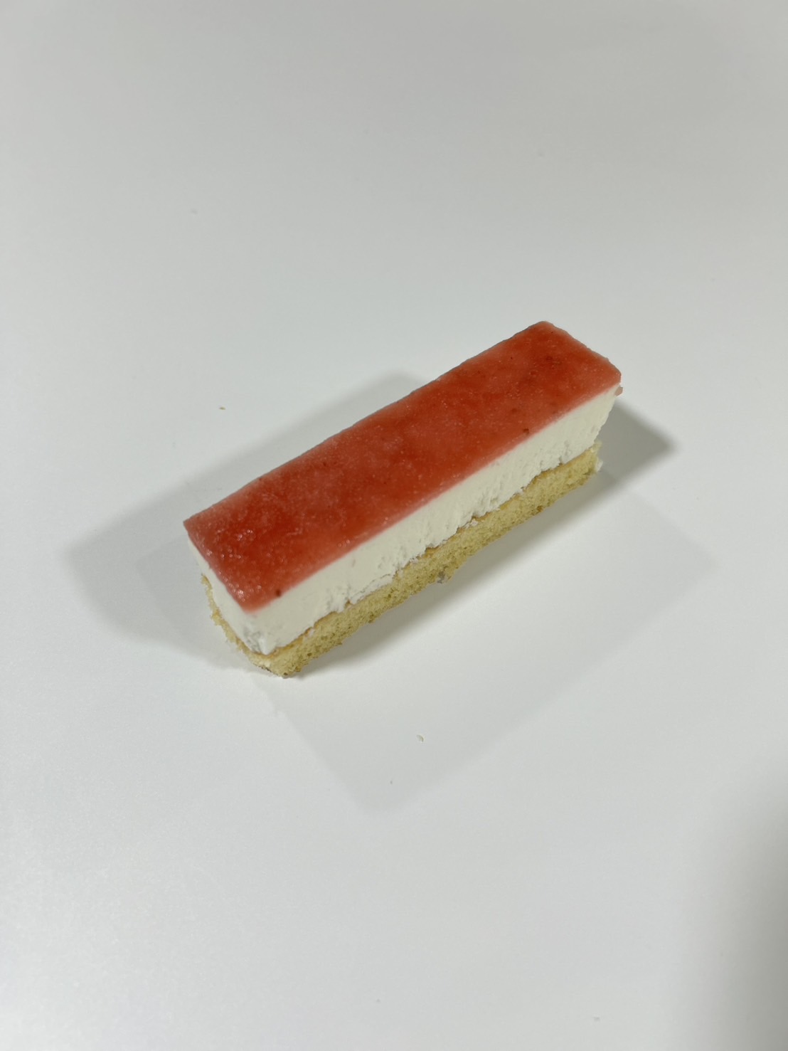 スティックチーズケーキ　いちご（スライス・ピューレ）